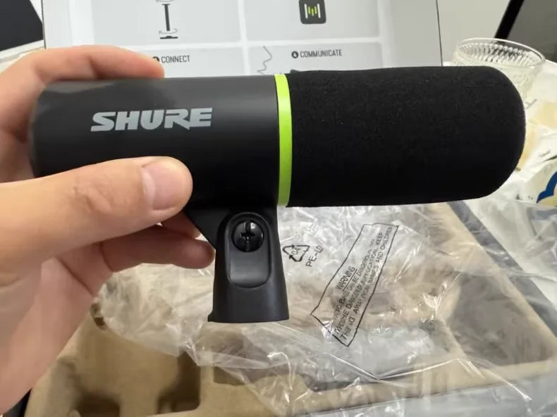 Shure MV6 – Microphone USB Dynamique Professionnel pour Gaming, Streaming & Studio